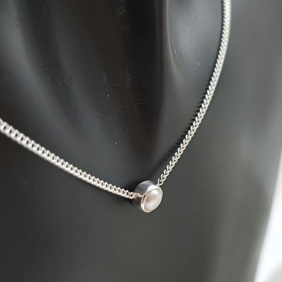 ❤️ PETITE PEARL STERLING SILVER NECKLACE - Picture 5 of 7